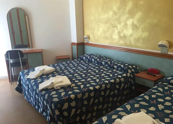 蒙马特酒店 里米尼