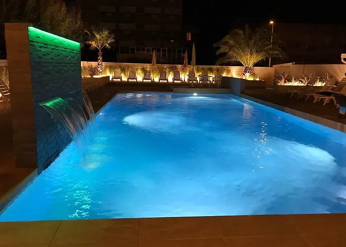 蒙马特酒店 酒店