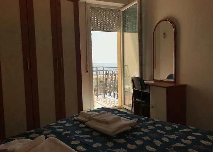 蒙马特酒店 里米尼