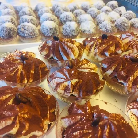 Hotel Montmartre Rimini