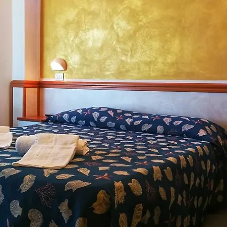 Montmartre Hotell Rimini