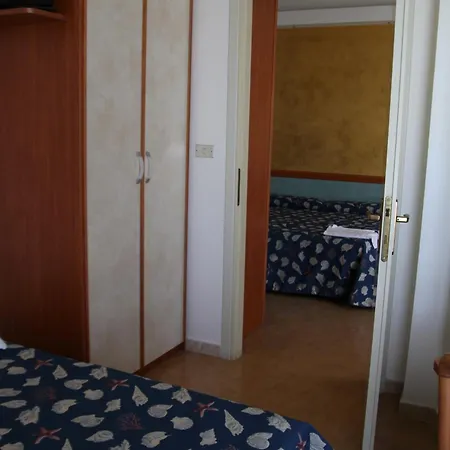 Hotel Montmartre Rimini