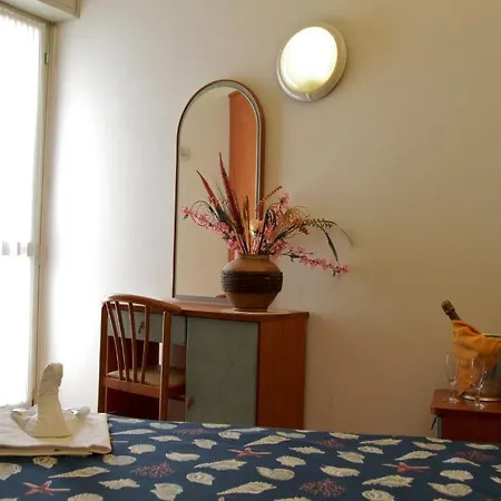Otel Montmartre Rimini