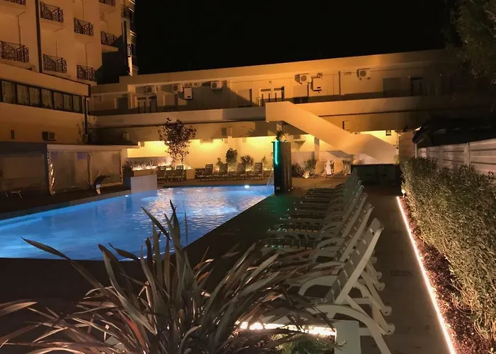 Hotel Montmartre Rimini