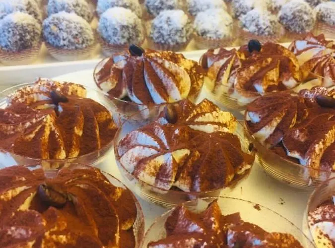 Hotel Montmartre Rimini